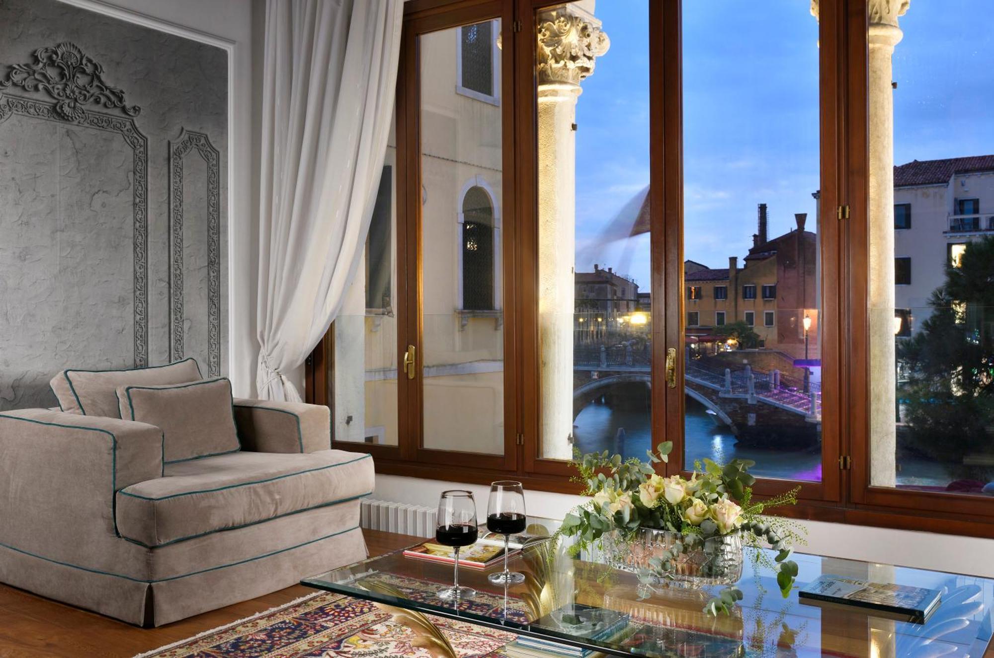 Swan Dolcevita Prestige Stay - Canal View & Exclusive Experience เวนิส ภายนอก รูปภาพ