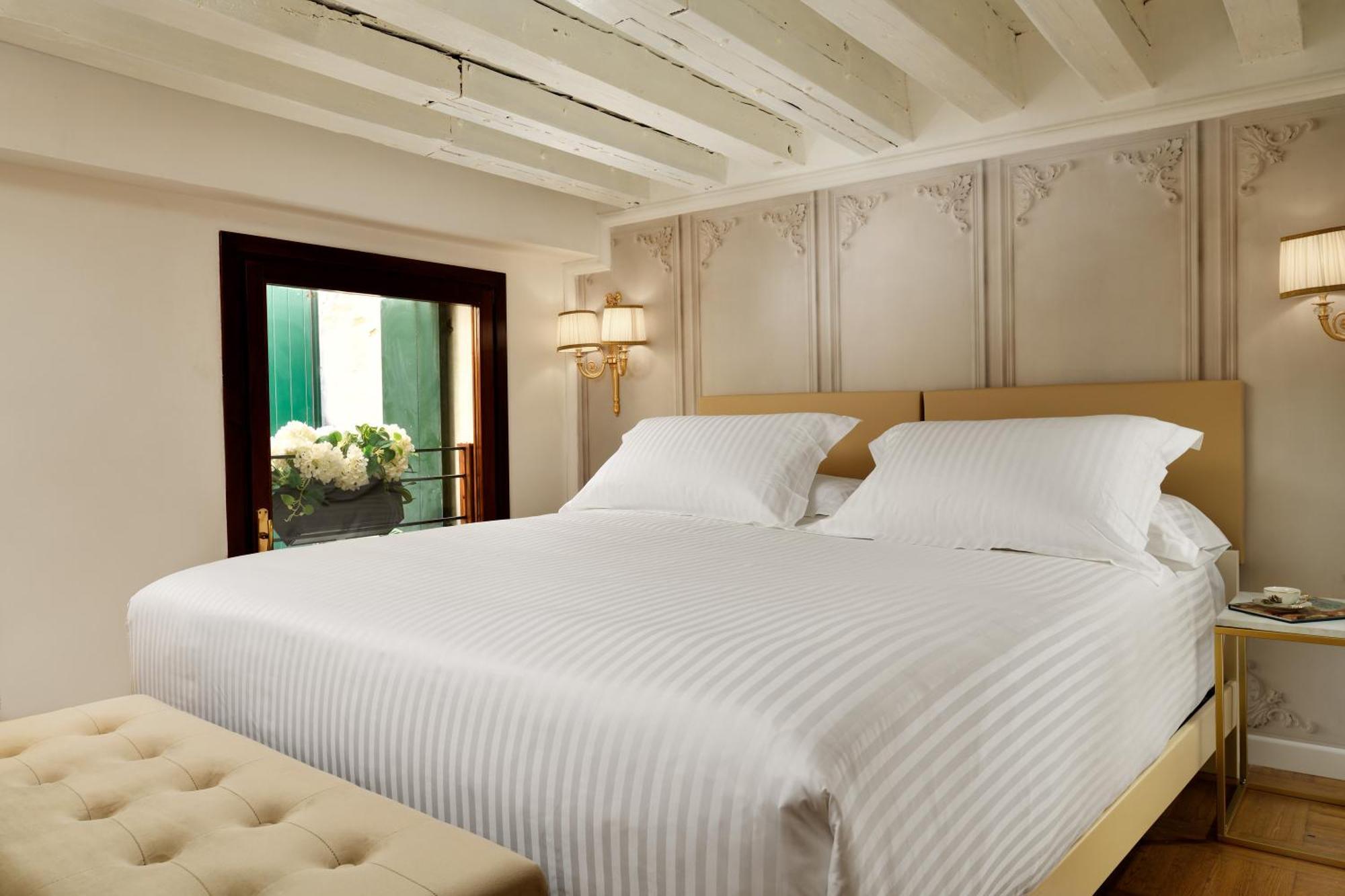 Swan Dolcevita Prestige Stay - Canal View & Exclusive Experience เวนิส ภายนอก รูปภาพ