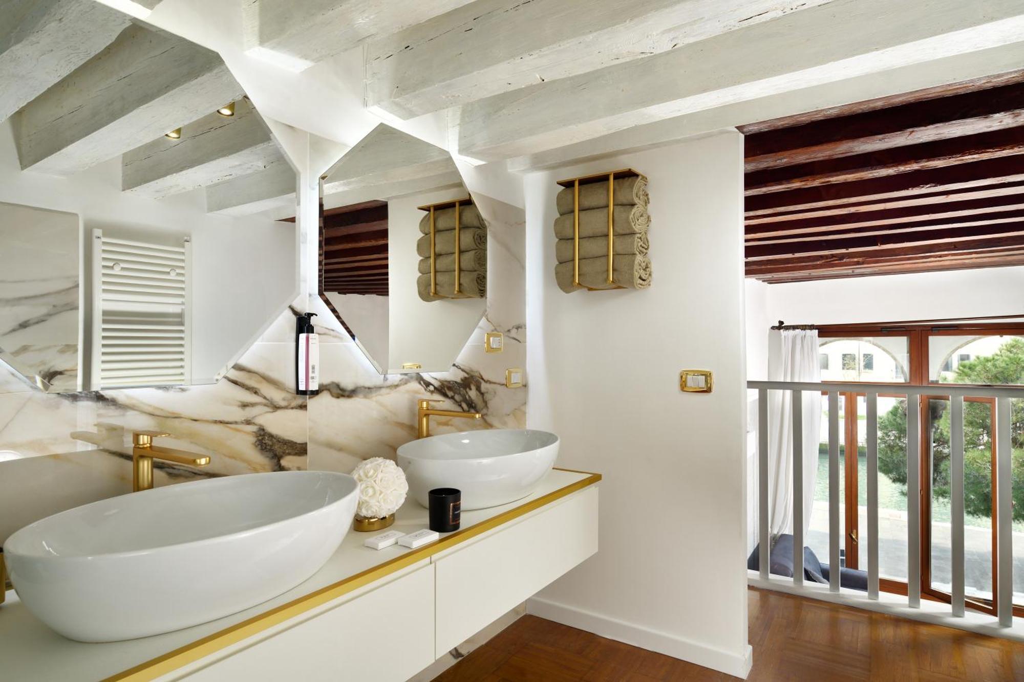 Swan Dolcevita Prestige Stay - Canal View & Exclusive Experience เวนิส ภายนอก รูปภาพ